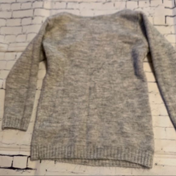 ✔️Carter’s Rabbit Sweater - Size 2T - Picture 2 of 8